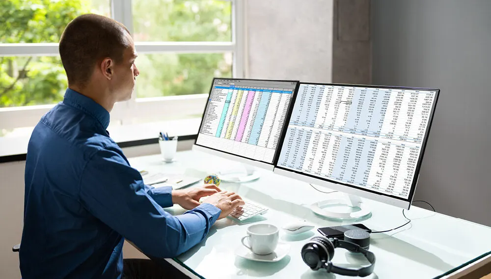 a medical coding expert working on patient codes on pcs